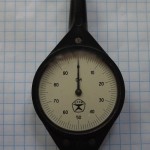 курвиметр с миллиметровой шкалой на обратной стороне